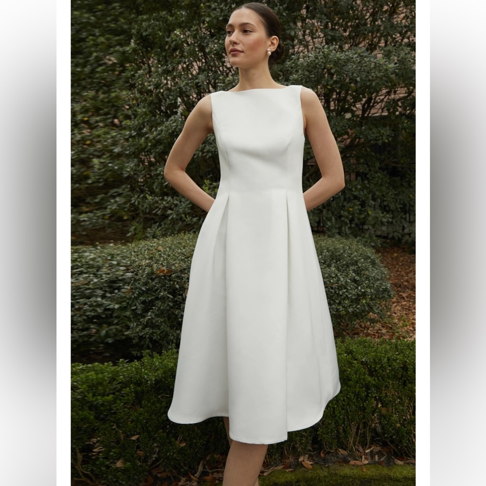 Elegant White Midi Dress